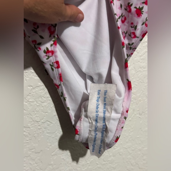 5/15 bundle item. Large one piece swimsuit never worn - Picture 3 of 4